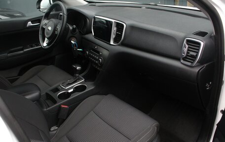 KIA Sportage IV рестайлинг, 2018 год, 2 100 000 рублей, 5 фотография