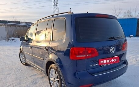 Volkswagen Touran III, 2012 год, 890 000 рублей, 4 фотография