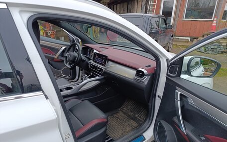 Geely Coolray I, 2022 год, 1 850 000 рублей, 9 фотография