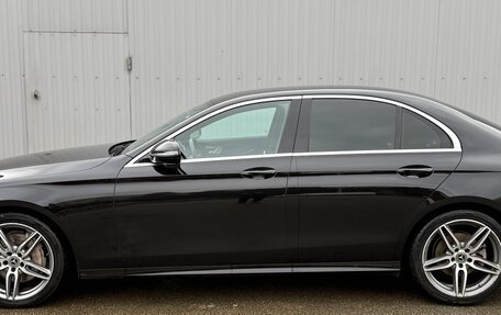 Mercedes-Benz E-Класс, 2018 год, 3 050 000 рублей, 4 фотография