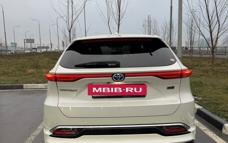 Toyota Harrier, 2021 год, 4 350 000 рублей, 3 фотография