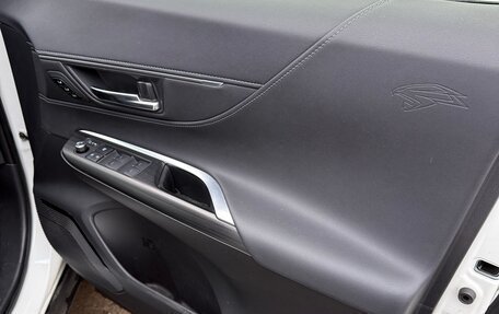 Toyota Harrier, 2021 год, 4 350 000 рублей, 14 фотография