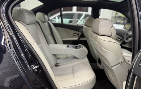 BMW 5 серия, 2004 год, 1 650 000 рублей, 17 фотография