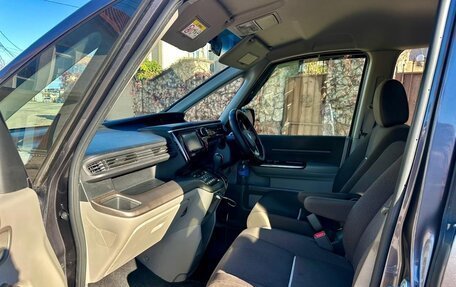 Honda Stepwgn IV, 2021 год, 2 400 000 рублей, 18 фотография