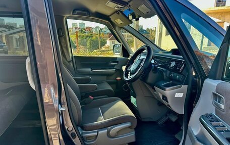 Honda Stepwgn IV, 2021 год, 2 400 000 рублей, 15 фотография