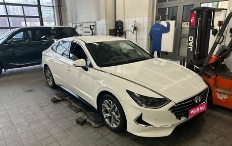Hyundai Sonata VIII, 2019 год, 1 850 000 рублей, 1 фотография