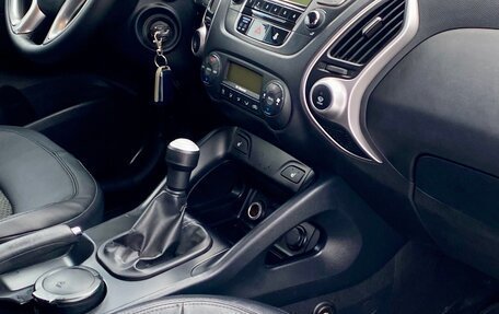 Hyundai ix35 I рестайлинг, 2012 год, 990 000 рублей, 10 фотография