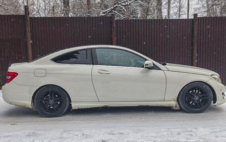 Mercedes-Benz C-Класс, 2011 год, 1 290 000 рублей, 2 фотография