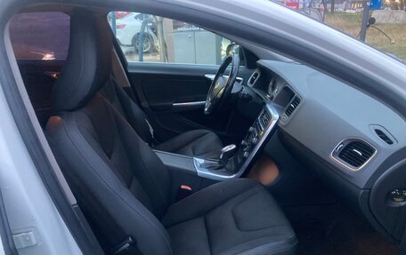 Volvo S60 III, 2013 год, 900 000 рублей, 4 фотография