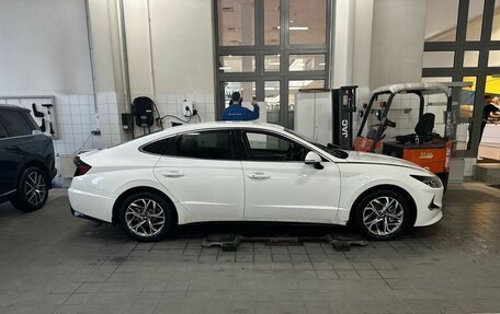 Hyundai Sonata VIII, 2019 год, 1 850 000 рублей, 3 фотография