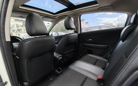 Honda Vezel, 2022 год, 1 075 333 рублей, 11 фотография