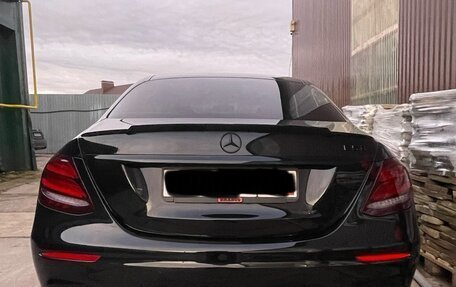 Mercedes-Benz E-Класс, 2018 год, 3 150 000 рублей, 7 фотография