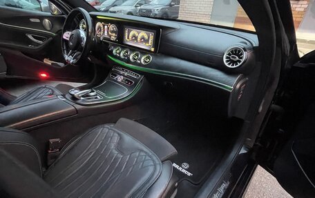 Mercedes-Benz E-Класс, 2018 год, 3 150 000 рублей, 21 фотография