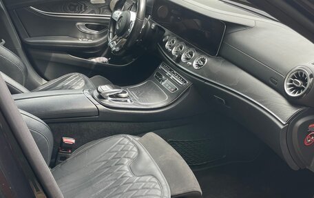 Mercedes-Benz E-Класс, 2018 год, 3 150 000 рублей, 24 фотография