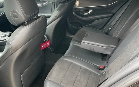 Mercedes-Benz E-Класс, 2018 год, 3 150 000 рублей, 25 фотография