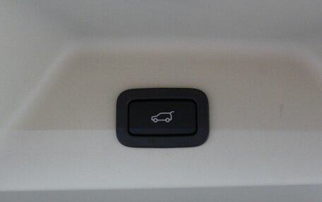 Land Rover Range Rover IV рестайлинг, 2019 год, 7 900 000 рублей, 8 фотография