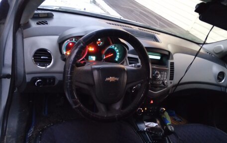 Chevrolet Cruze II, 2010 год, 350 000 рублей, 3 фотография