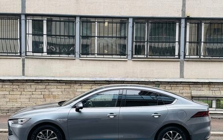 BYD Qin, 2023 год, 2 300 000 рублей, 5 фотография