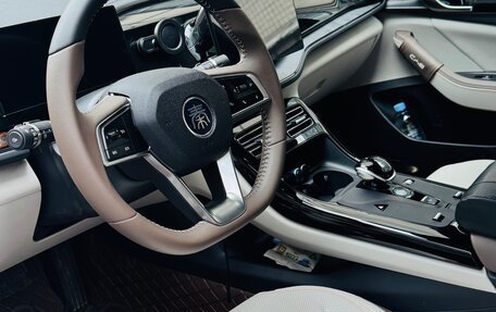BYD Qin, 2023 год, 2 300 000 рублей, 8 фотография
