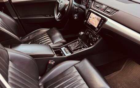 Skoda Superb III рестайлинг, 2018 год, 1 900 000 рублей, 6 фотография