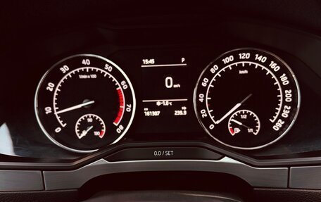 Skoda Superb III рестайлинг, 2018 год, 1 900 000 рублей, 11 фотография