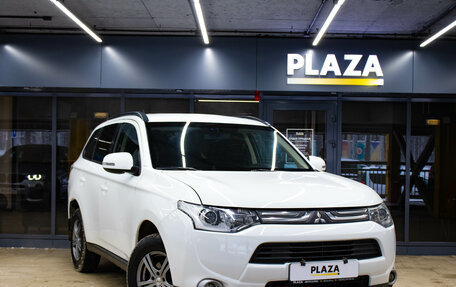 Mitsubishi Outlander III рестайлинг 3, 2012 год, 1 279 000 рублей, 2 фотография