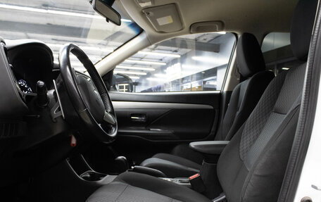 Mitsubishi Outlander III рестайлинг 3, 2012 год, 1 279 000 рублей, 10 фотография