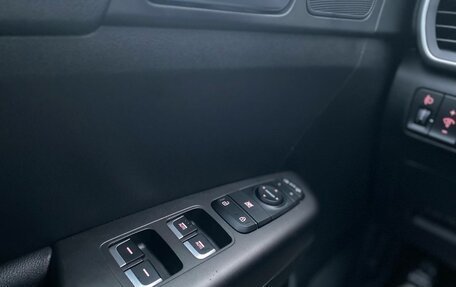 KIA Sportage IV рестайлинг, 2020 год, 2 690 000 рублей, 21 фотография