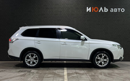 Mitsubishi Outlander III рестайлинг 3, 2014 год, 1 390 000 рублей, 5 фотография