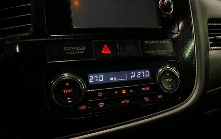 Mitsubishi Outlander III рестайлинг 3, 2014 год, 1 390 000 рублей, 15 фотография