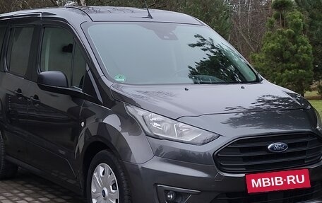 Ford Tourneo Connect II рестайлинг, 2020 год, 1 620 000 рублей, 1 фотография