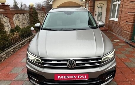 Volkswagen Tiguan II, 2019 год, 2 757 000 рублей, 2 фотография