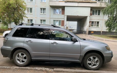 Mitsubishi Outlander III рестайлинг 3, 2003 год, 485 000 рублей, 2 фотография