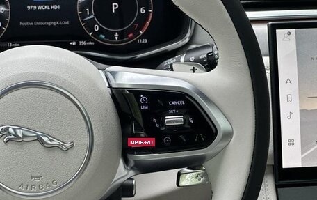 Jaguar F-Pace, 2025 год, 6 495 000 рублей, 28 фотография