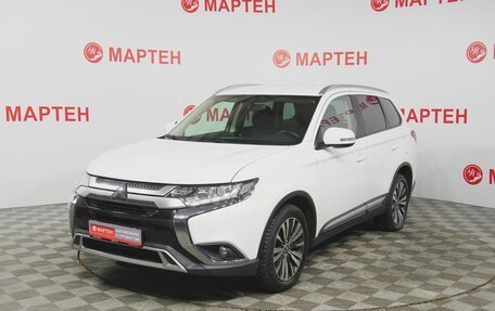 Mitsubishi Outlander III рестайлинг 3, 2018 год, 2 048 000 рублей, 1 фотография