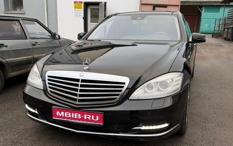 Mercedes-Benz S-Класс, 2012 год, 2 300 000 рублей, 1 фотография