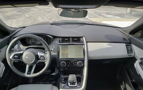 Jaguar E-Pace, 2024 год, 6 741 000 рублей, 13 фотография