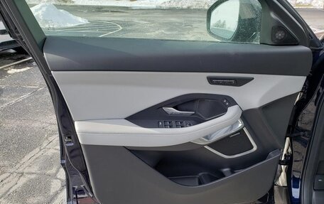 Jaguar E-Pace, 2024 год, 6 741 000 рублей, 10 фотография