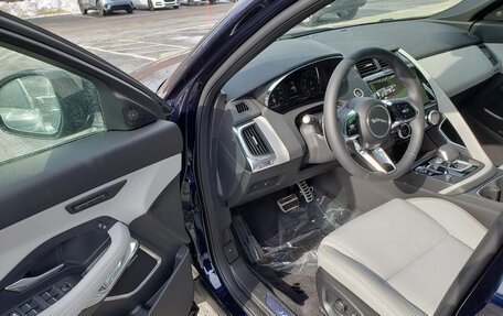 Jaguar E-Pace, 2024 год, 6 741 000 рублей, 9 фотография