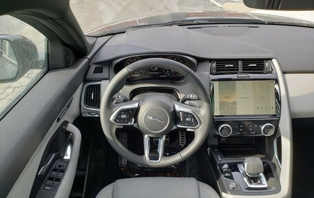 Jaguar E-Pace, 2024 год, 6 741 000 рублей, 14 фотография