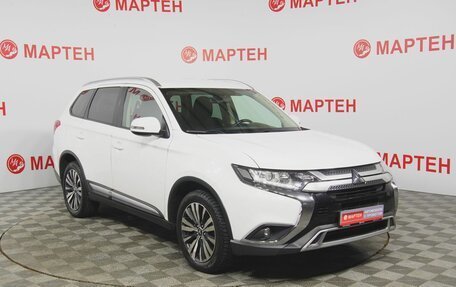 Mitsubishi Outlander III рестайлинг 3, 2018 год, 2 048 000 рублей, 3 фотография