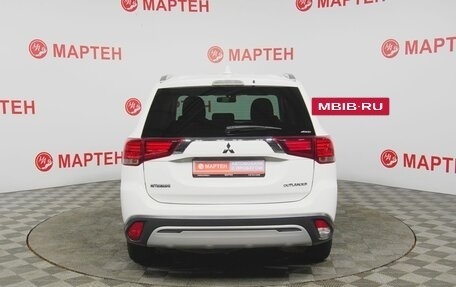 Mitsubishi Outlander III рестайлинг 3, 2018 год, 2 048 000 рублей, 6 фотография