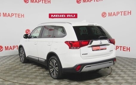 Mitsubishi Outlander III рестайлинг 3, 2018 год, 2 048 000 рублей, 7 фотография