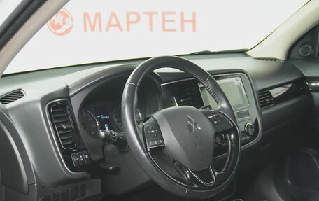 Mitsubishi Outlander III рестайлинг 3, 2018 год, 2 048 000 рублей, 9 фотография