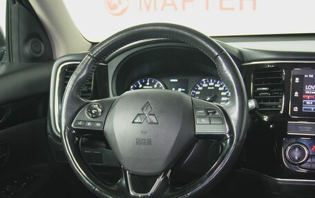 Mitsubishi Outlander III рестайлинг 3, 2018 год, 2 048 000 рублей, 18 фотография