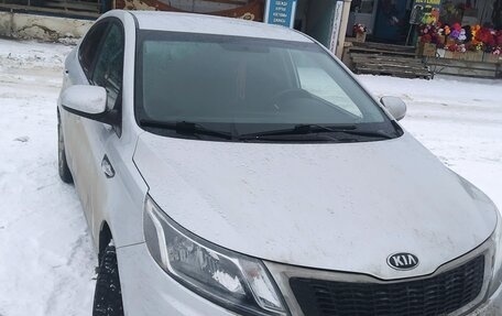 KIA Rio III рестайлинг, 2014 год, 700 000 рублей, 2 фотография