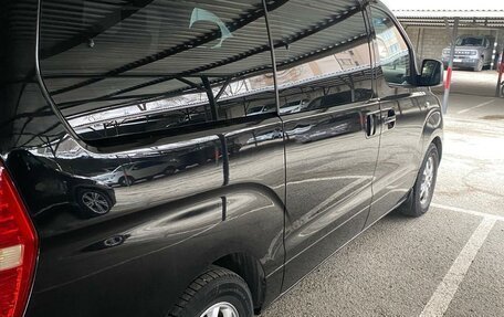 Hyundai Grand Starex Grand Starex I рестайлинг 2, 2010 год, 1 499 000 рублей, 2 фотография