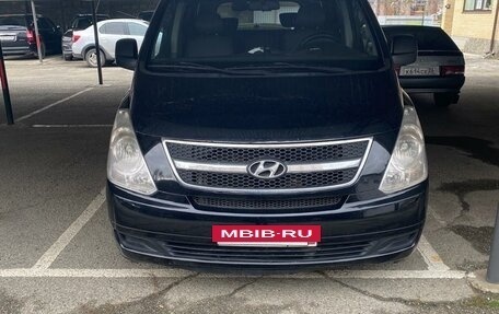 Hyundai Grand Starex Grand Starex I рестайлинг 2, 2010 год, 1 499 000 рублей, 3 фотография