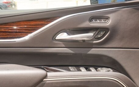 Cadillac Escalade V, 2024 год, 13 646 999 рублей, 12 фотография