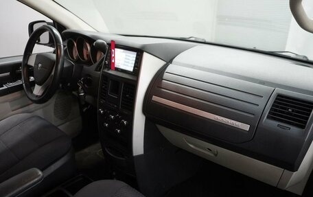 Dodge Caravan V, 2010 год, 1 013 000 рублей, 10 фотография